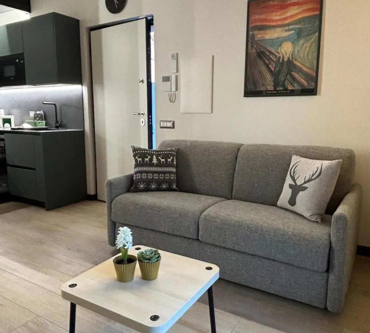 Villino Ancillotto With Garden And Parking Motorcycle Space Rome