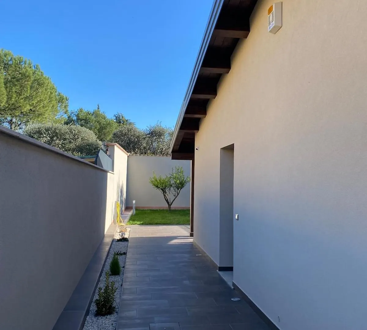 Villino Ancillotto With Garden And Parking Motorcycle Space Rome Villa
