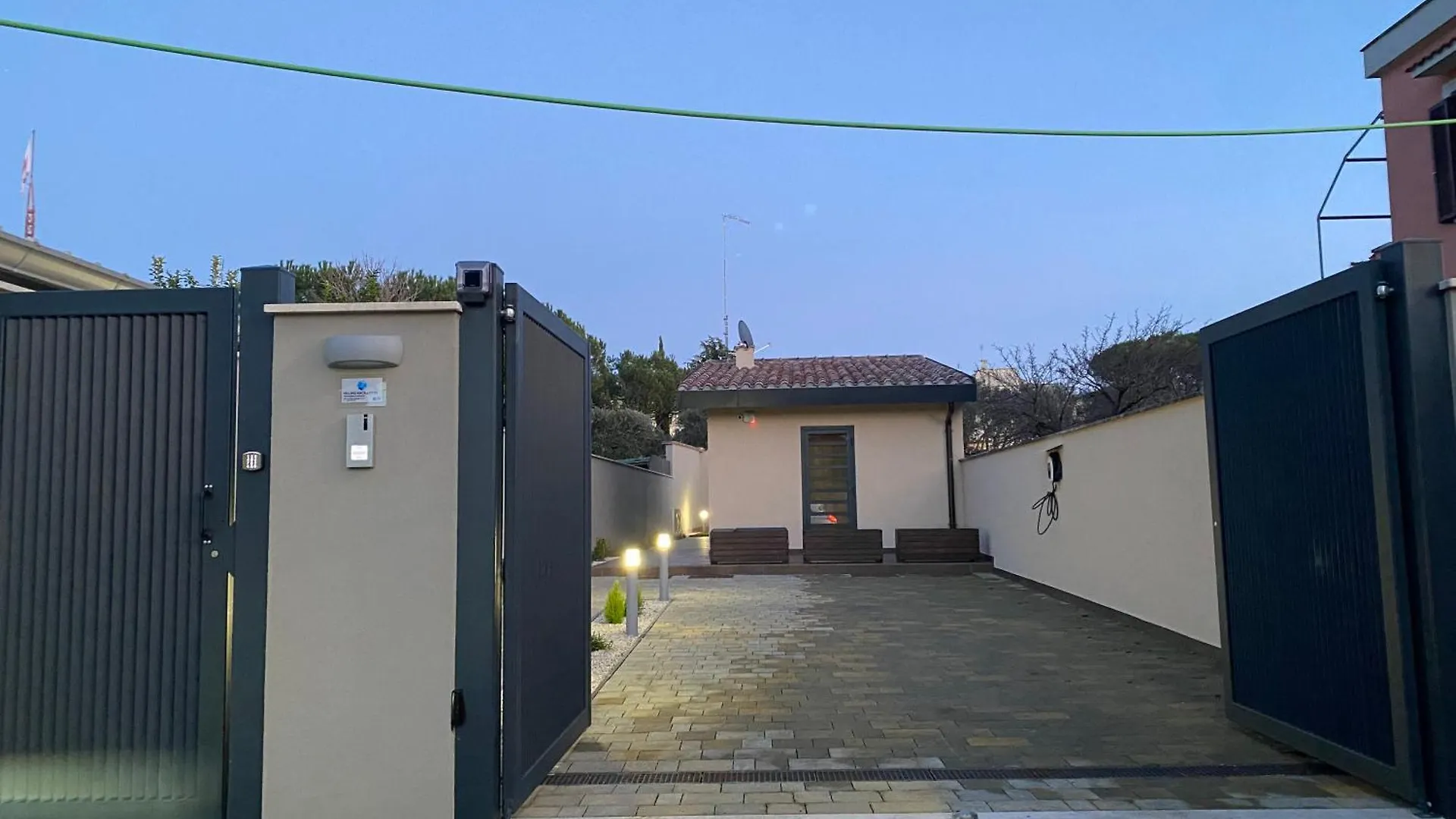 Villa Villino Ancillotto With Garden And Parking Motorcycle Space Rome