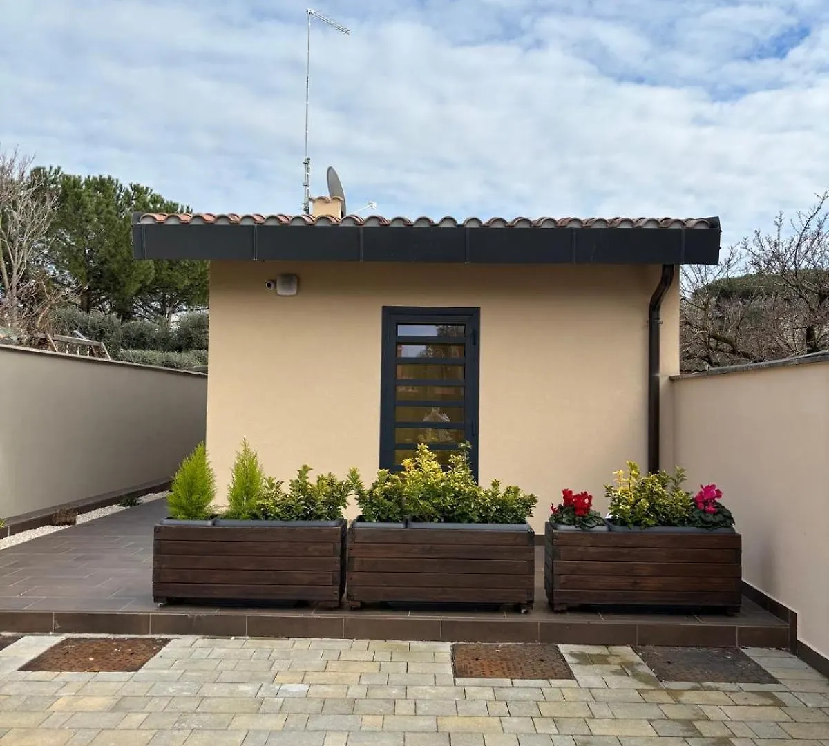 Villino Ancillotto With Garden And Parking Motorcycle Space Rome 0*,  Italy